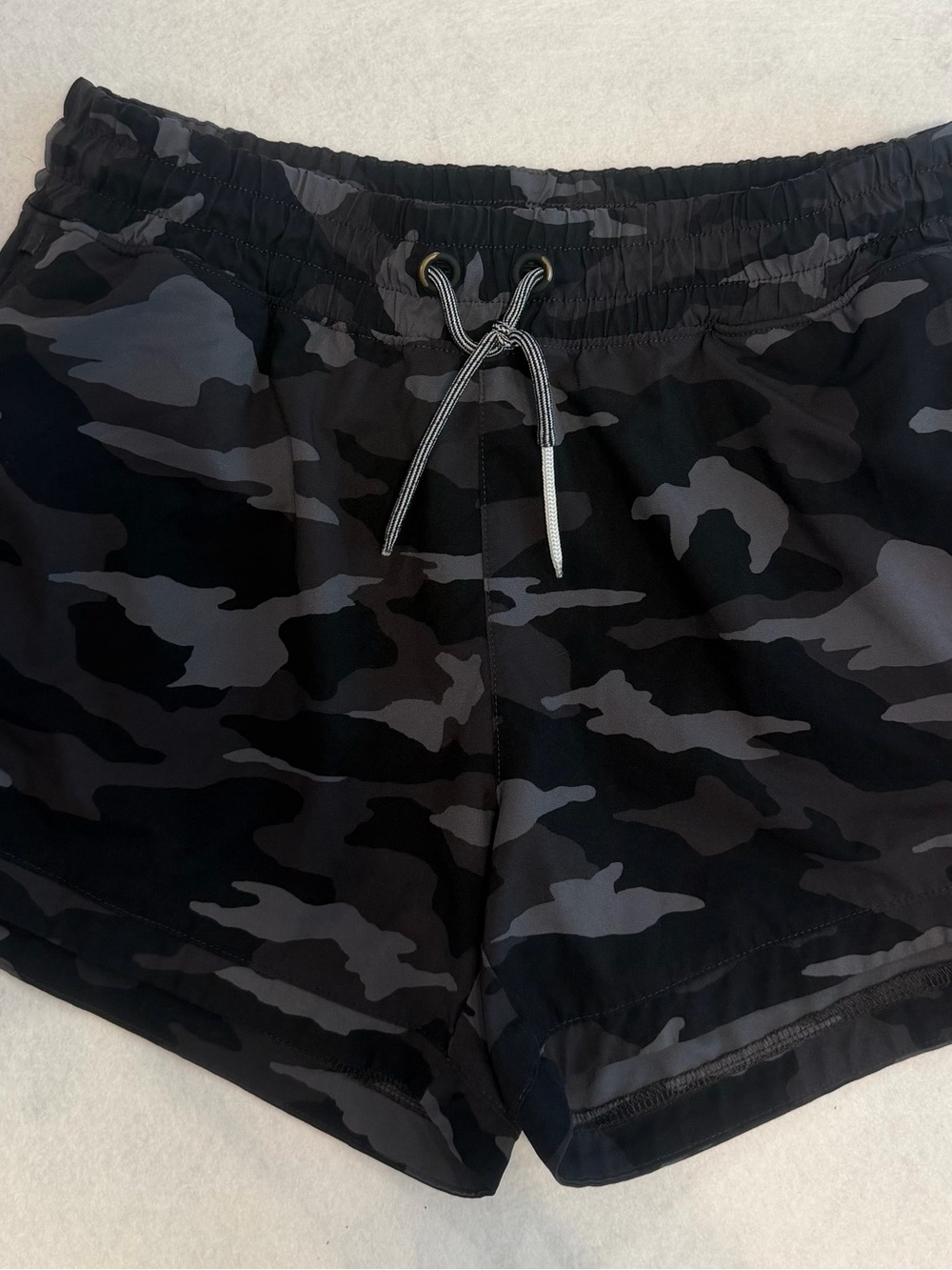 Athleta Girl Black & Gray Camo Drawstring Athletic Shorts & Zip Pockets